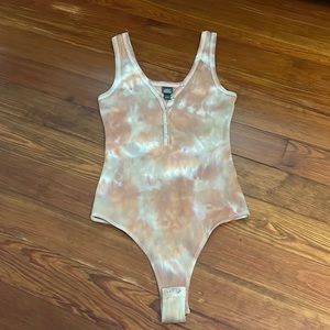Wild Fable tie-dye bodysuit (S)